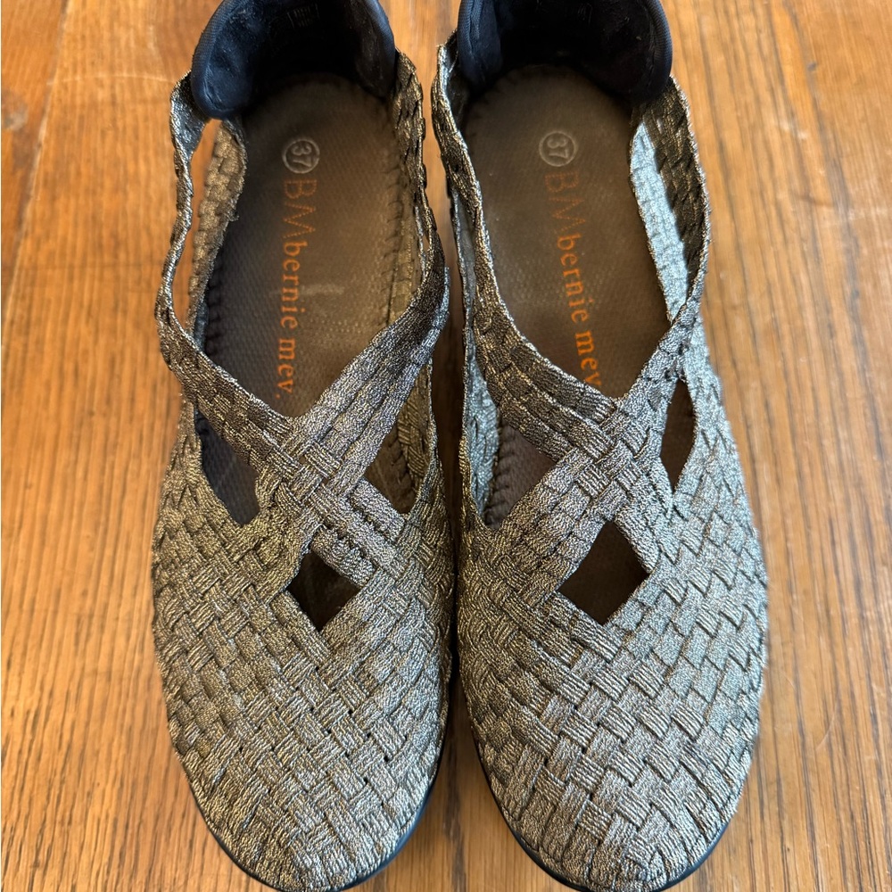 Bernie Mev Metallic Bronze Cleopatra Wedge Size 7 - Picture 2 of 5